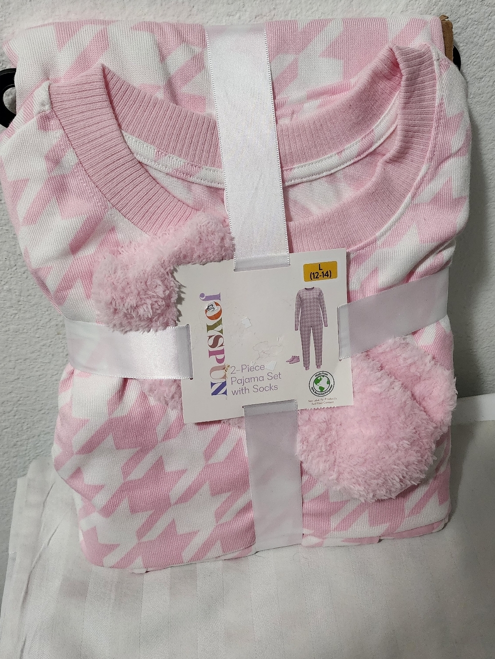 Pink 2-Piece Pajama Set with Socks - Women's